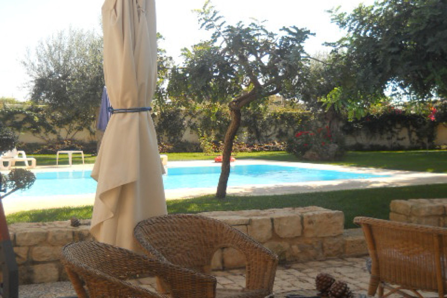 Sea-view villa with private terrace near Donnalucata on the southeast Sicily coast